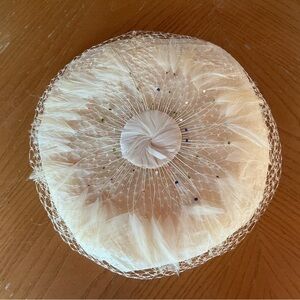 Authentic. 1950’s Chic White/Cream Feather Women's Hat